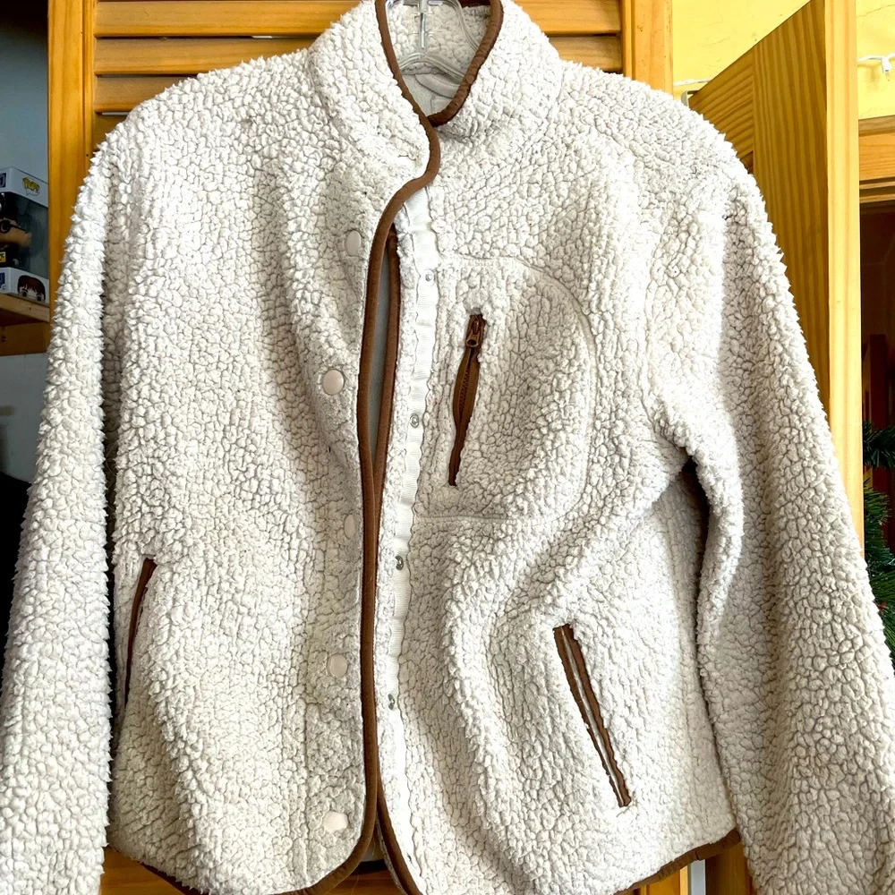 Universal Thread White Sherpa Jacket - Picture 1 of 4